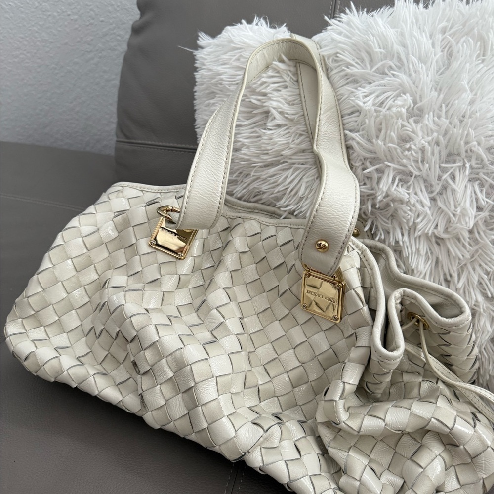 Elegant Cream Woven Michael Kors Handbag